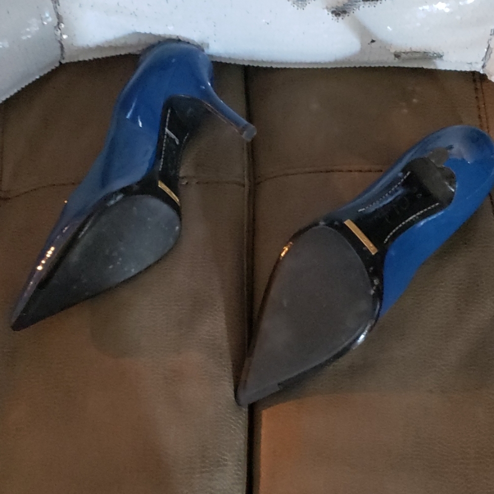 Heels - Picture 2 of 5